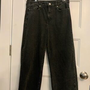 High rise wide leg crop black jean.